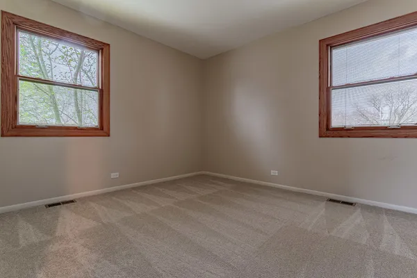 $600,000 | 544 Northampton Circle, Elk Grove Village, IL 60007