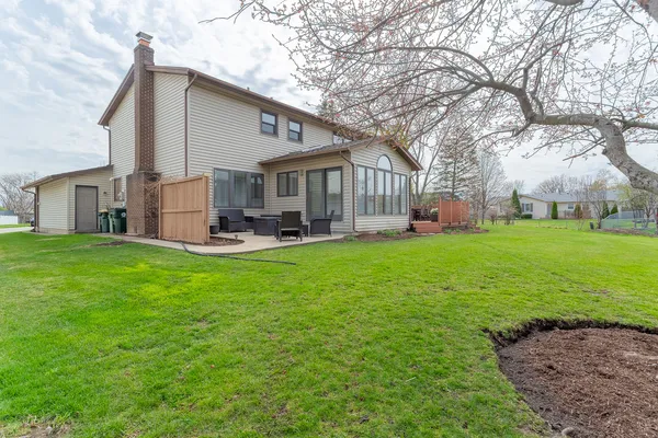 $600,000 | 544 Northampton Circle, Elk Grove Village, IL 60007
