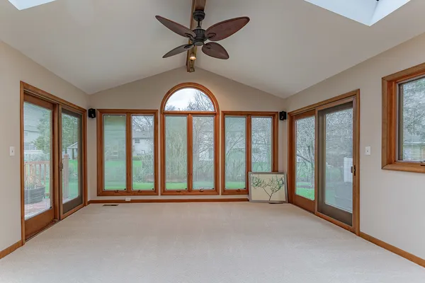 $600,000 | 544 Northampton Circle, Elk Grove Village, IL 60007