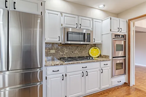 $600,000 | 544 Northampton Circle, Elk Grove Village, IL 60007