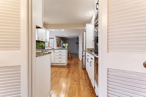 $600,000 | 544 Northampton Circle, Elk Grove Village, IL 60007