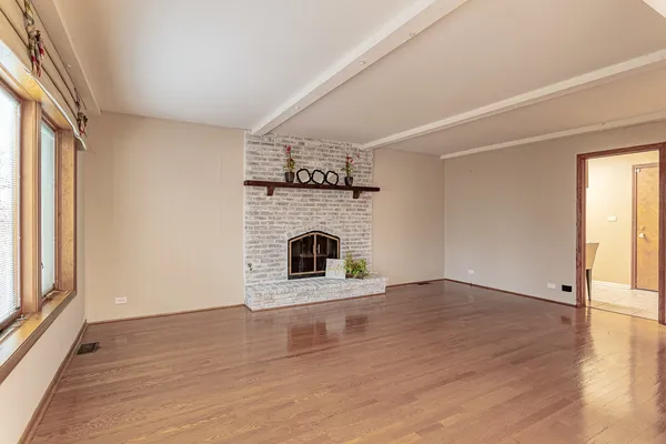 $600,000 | 544 Northampton Circle, Elk Grove Village, IL 60007
