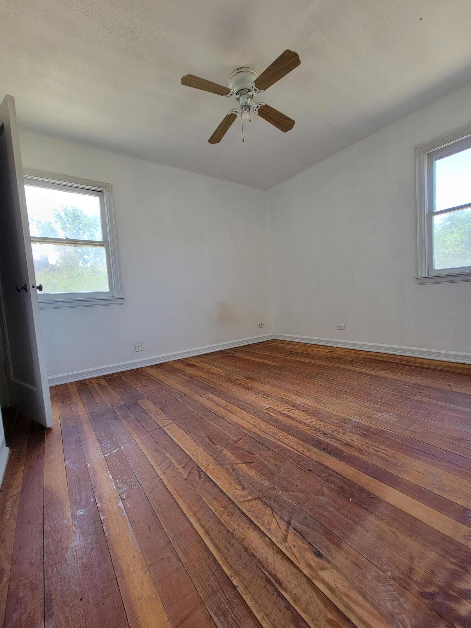 3940 Riverside Avenue Anderson, CA 96007 - Photo 12 of 15 Bedroom 1