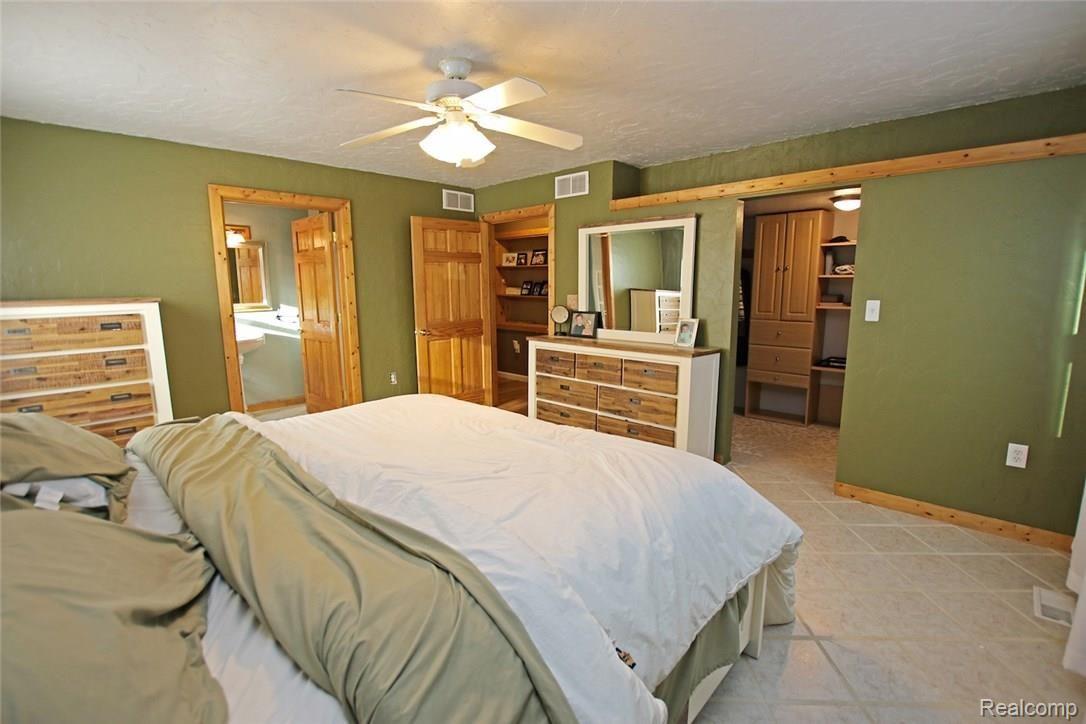 3818 Mels Road Metamora, MI 48455 - Photo 40 of 53 40) Master Suite.jpg