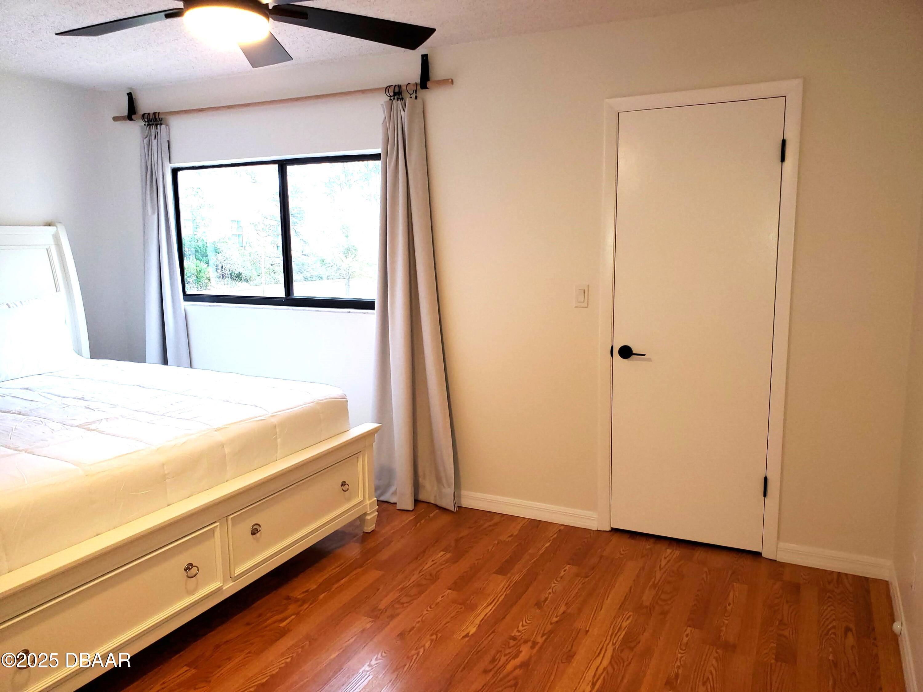 165 White Fawn Drive, Unit MB Daytona Beach, FL 32114 - Photo 21 of 34 165-MB-King-Bed-door-closet