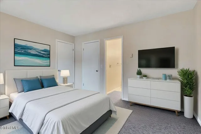 $285,000 | 20 Heartwood Court, Clifton Park, NY 12065