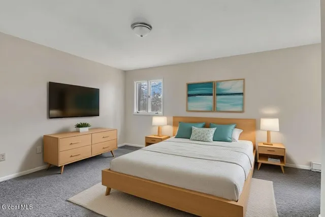 $285,000 | 20 Heartwood Court, Clifton Park, NY 12065