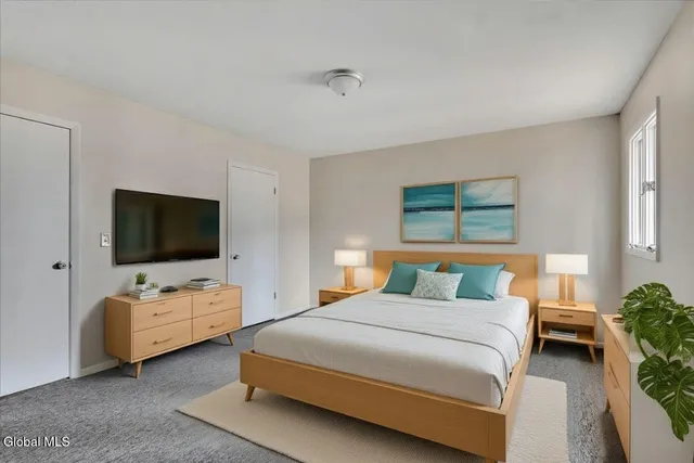 $285,000 | 20 Heartwood Court, Clifton Park, NY 12065