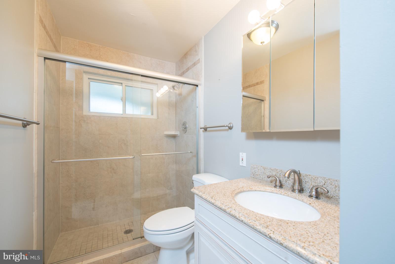 8107 Karl Road Alexandria, VA 22308 - Photo 16 of 30 Bath (Master)