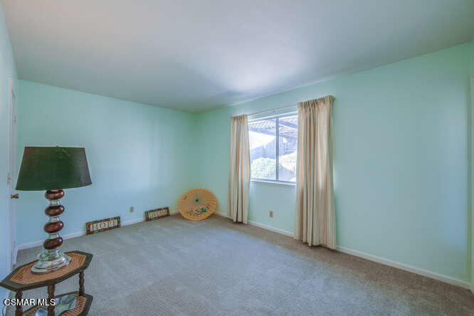 14443 East Rutger Circle Moorpark, CA 93021 - Photo 4 of 20 14443 E Rutger Cir Moorpark CA-small-019