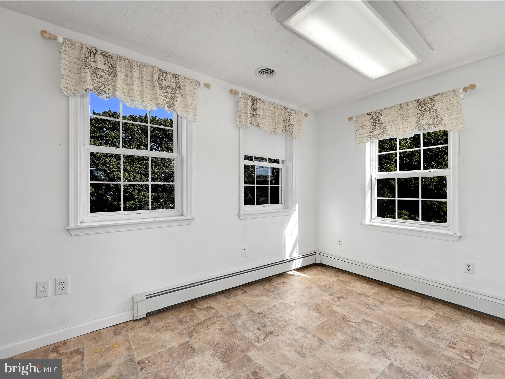 5683 Street Road Kirkwood, PA 17536 - Photo 22 of 29 Office/Bonus Room