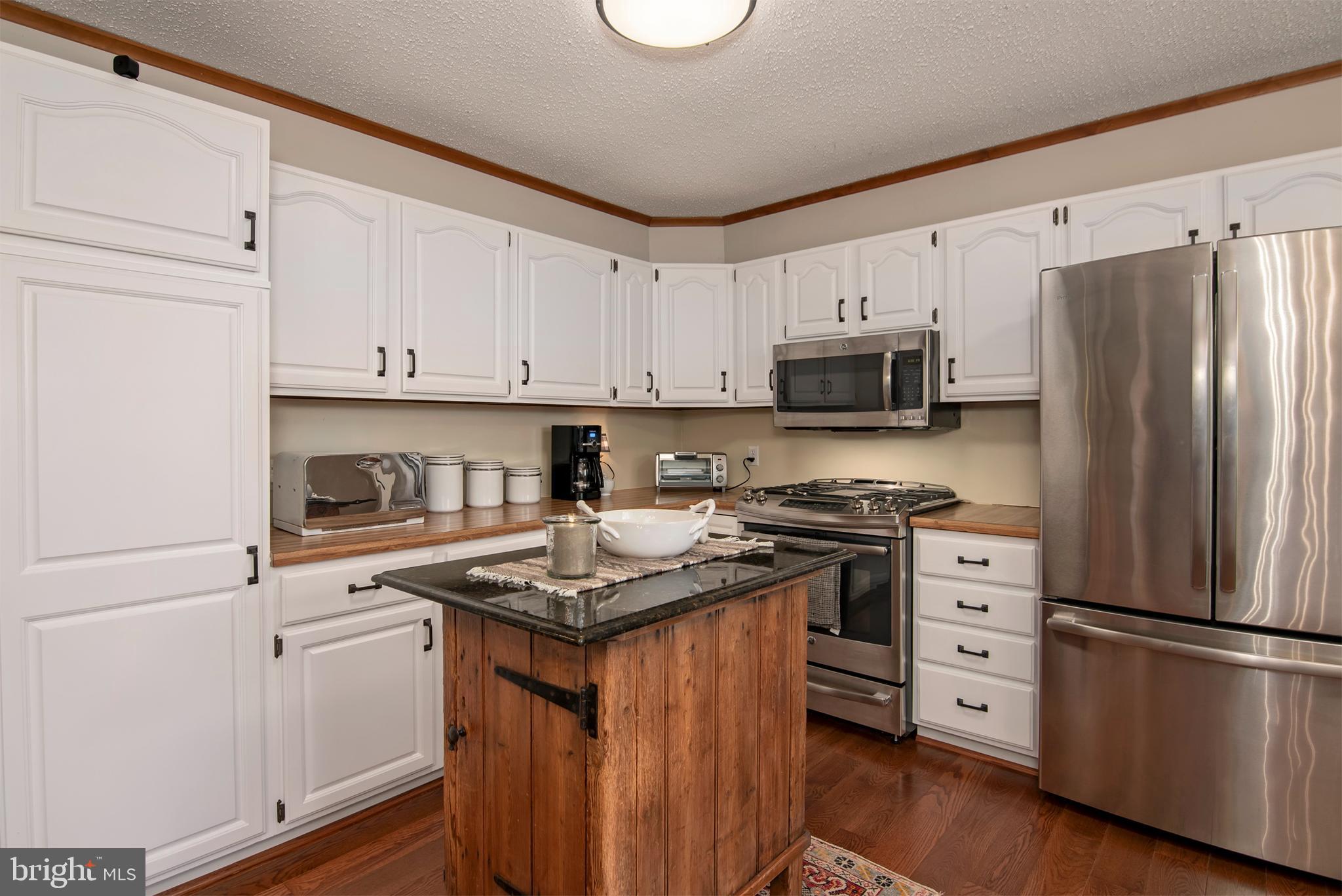 5529 Whitehall Road Cambridge, MD 21613 - Photo 27 of 41 A Plethora of Cabinets