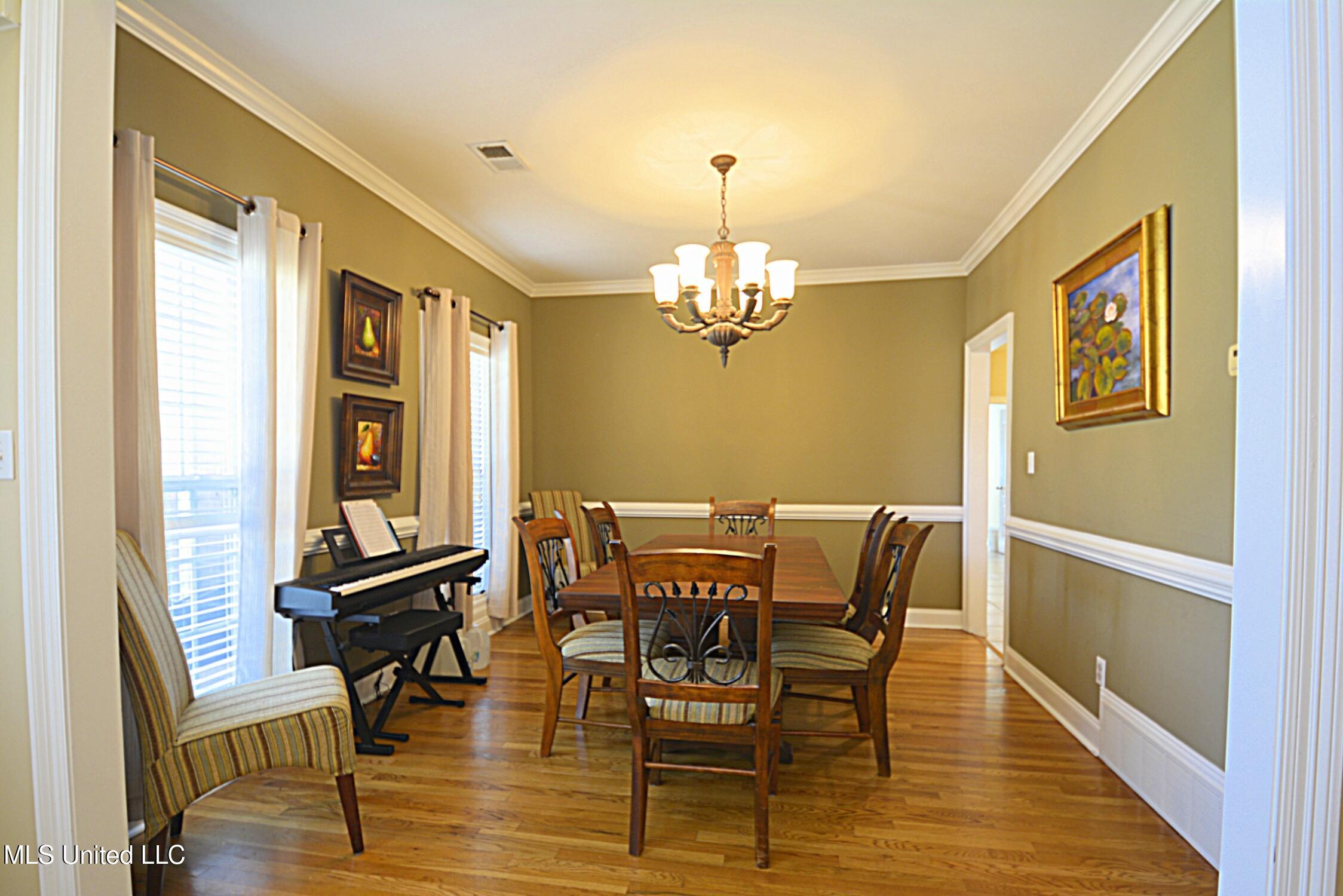 4051 Misty Oaks Lane Nesbit, MS 38651 - Photo 10 of 39 Dining Room