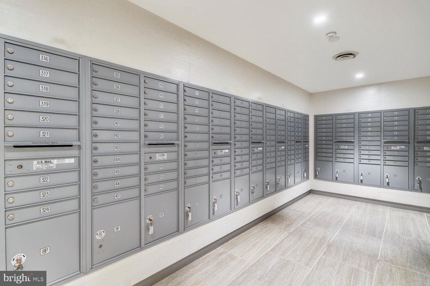 4141 North Henderson Road, Unit 904 Arlington, VA 22203 - Photo 32 of 46 Hyde Park Mail Room