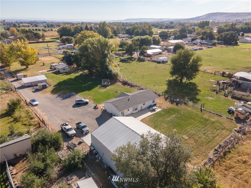 33408 South Haney Road Kennewick, WA 99337 - Photo 3 of 28 an aerial view of residential houses with outdoor space