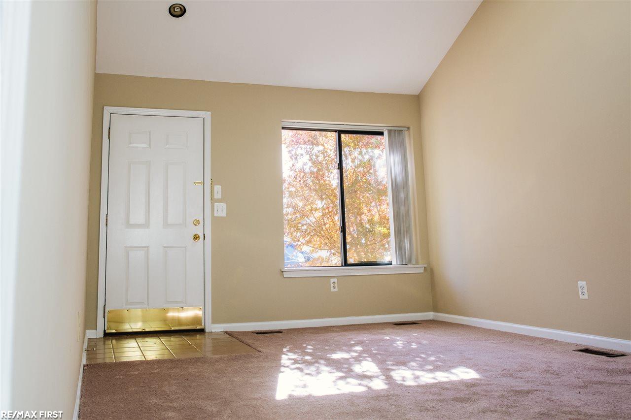 2567 South Commerce Road Wolverine Lake, MI 48390 - Photo 4 of 30
