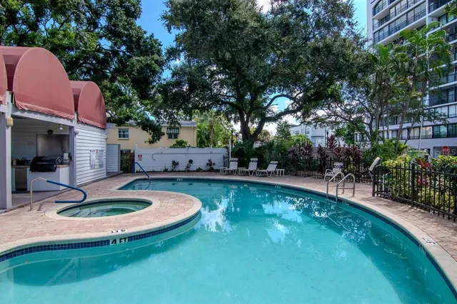 $359,000 | 3211 West Swann Avenue, Unit 410, Tampa, FL 33609