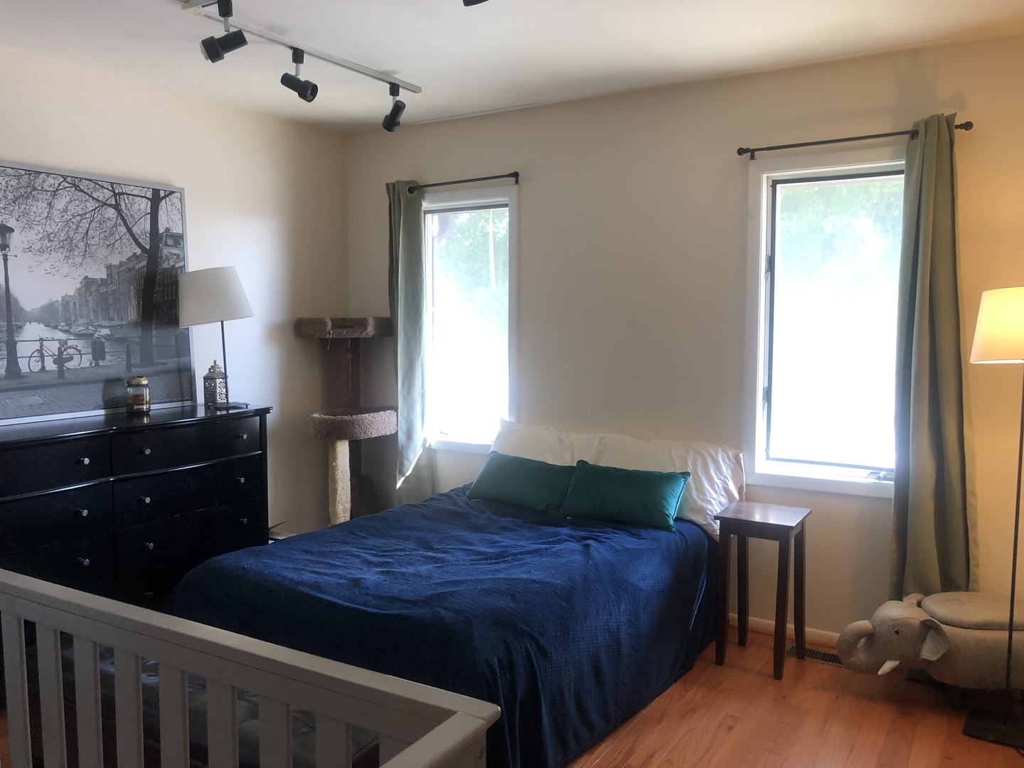 3644 Harlem Avenue Riverside, IL 60546 - Photo 19 of 35 a bedroom with a bed and a window