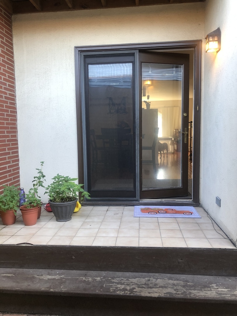 3644 Harlem Avenue Riverside, IL 60546 - Photo 25 of 35 a view of wooden door