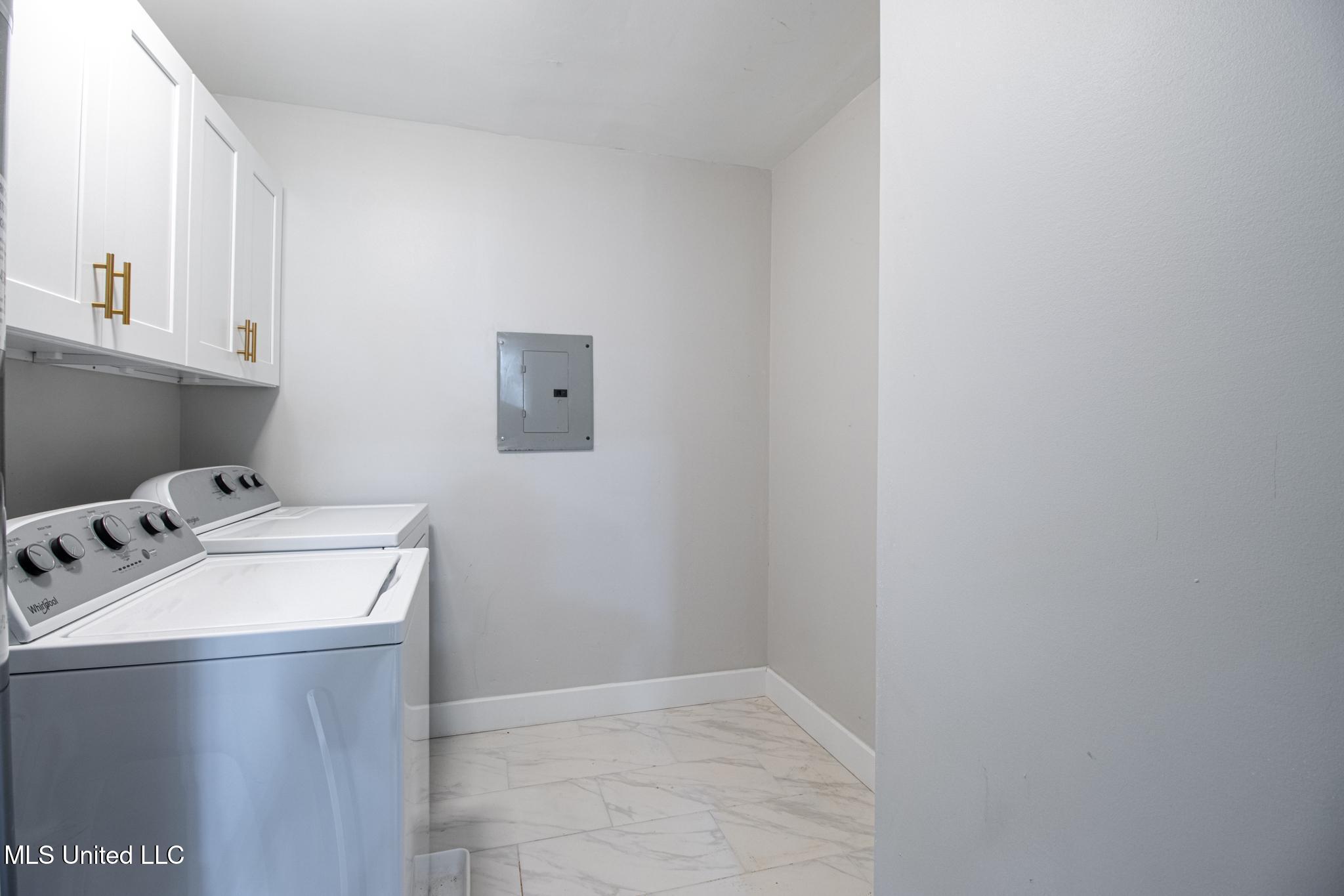 282 Mccool Street Ocean Springs, MS 39564 - Photo 8 of 22 282-26