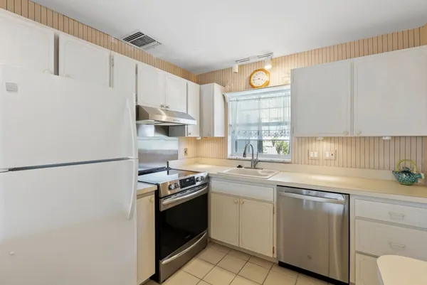 $639,000 | 4726 Southeast Capstan Avenue, Unit 4, Stuart, FL 34997