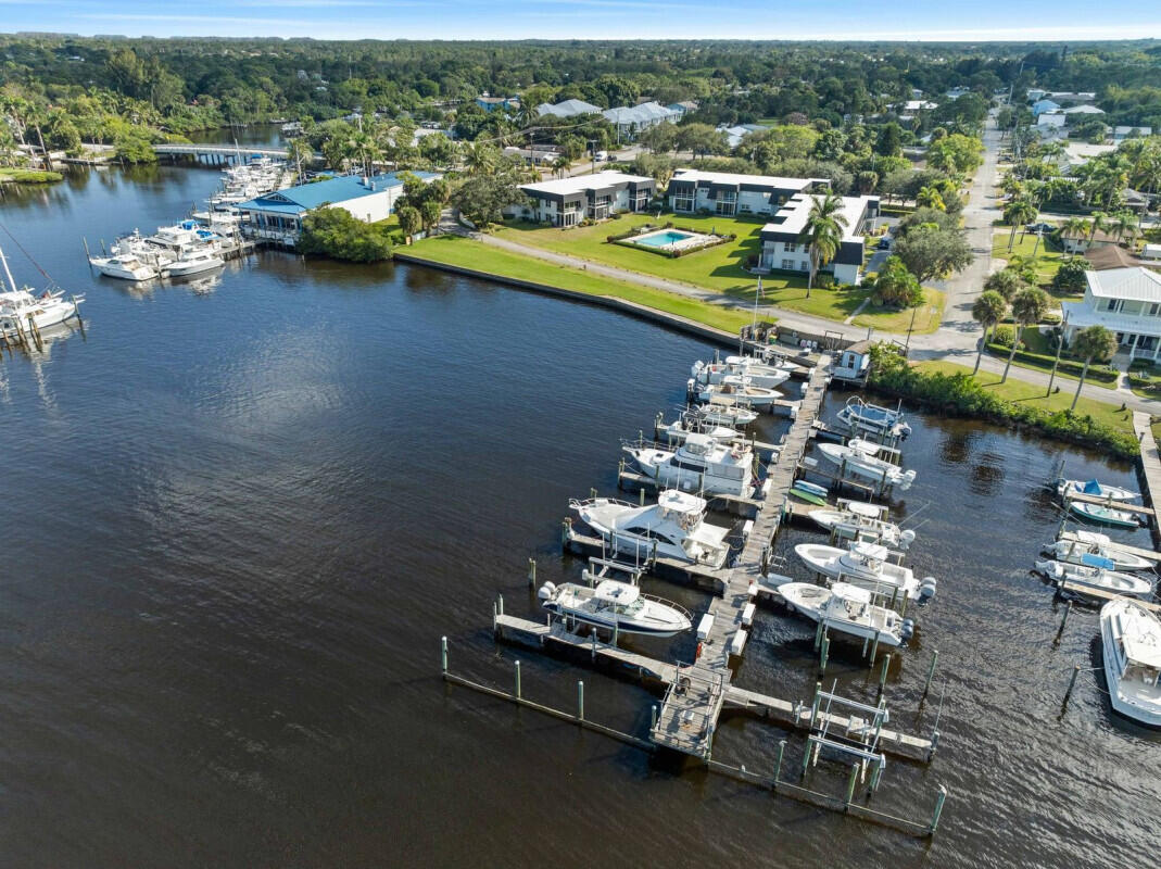 4726 Southeast Capstan Avenue, Unit 4 Stuart, FL 34997 - Photo 19 of 23 20