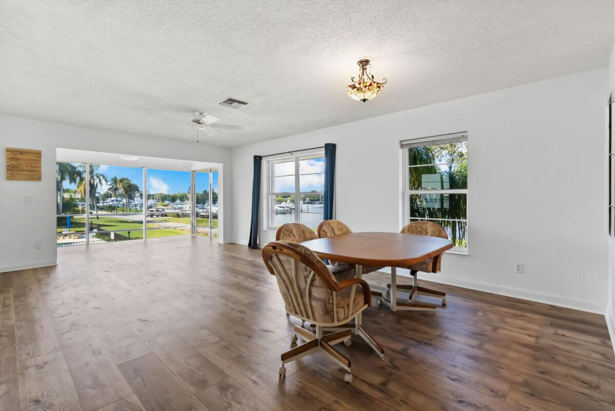 4726 Southeast Capstan Avenue, Unit 4 Stuart, FL 34997 - Photo 20 of 23 21