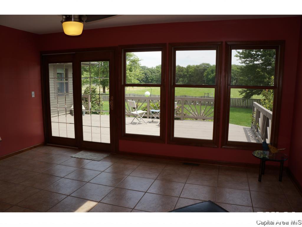6040 Iron Bridge Road Chatham, IL 62629 - Photo 11 of 33