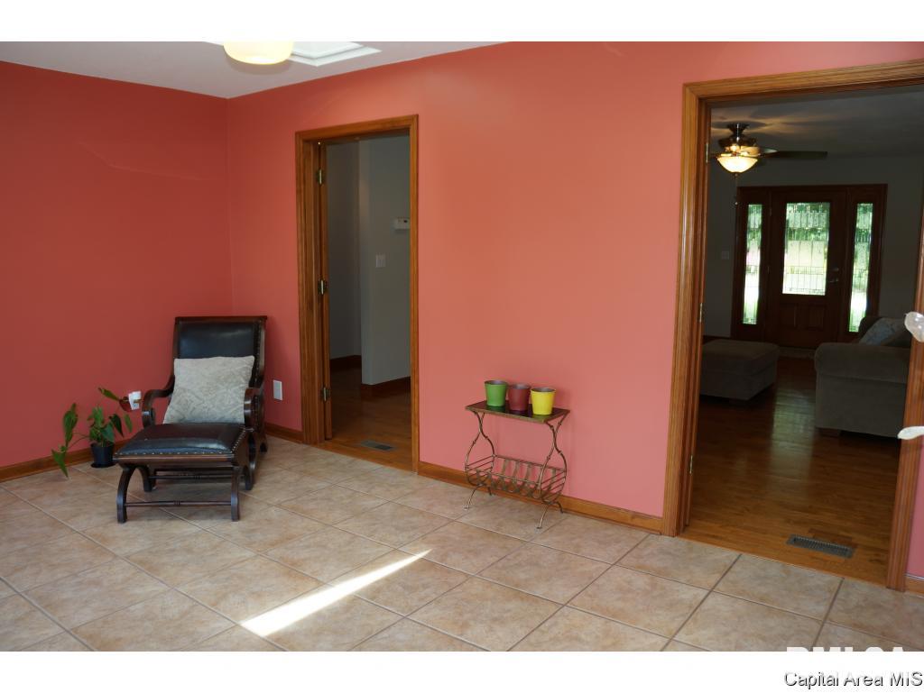 6040 Iron Bridge Road Chatham, IL 62629 - Photo 12 of 33