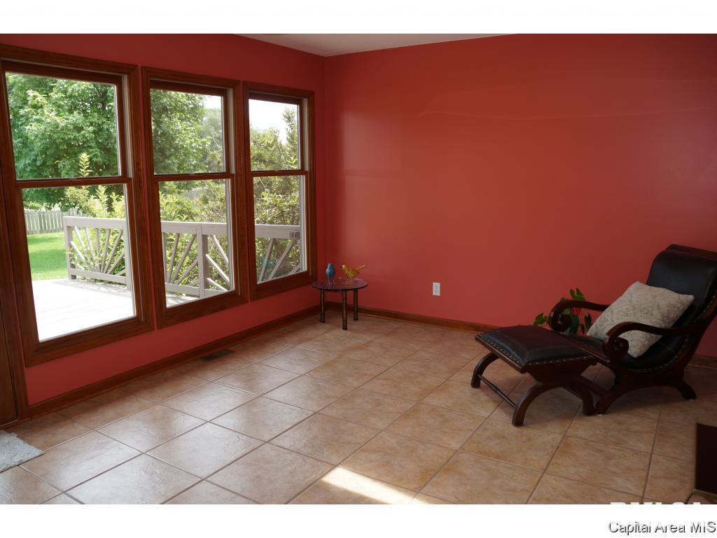 6040 Iron Bridge Road Chatham, IL 62629 - Photo 13 of 33