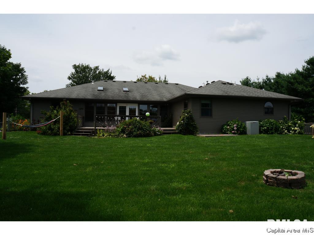 6040 Iron Bridge Road Chatham, IL 62629 - Photo 3 of 33