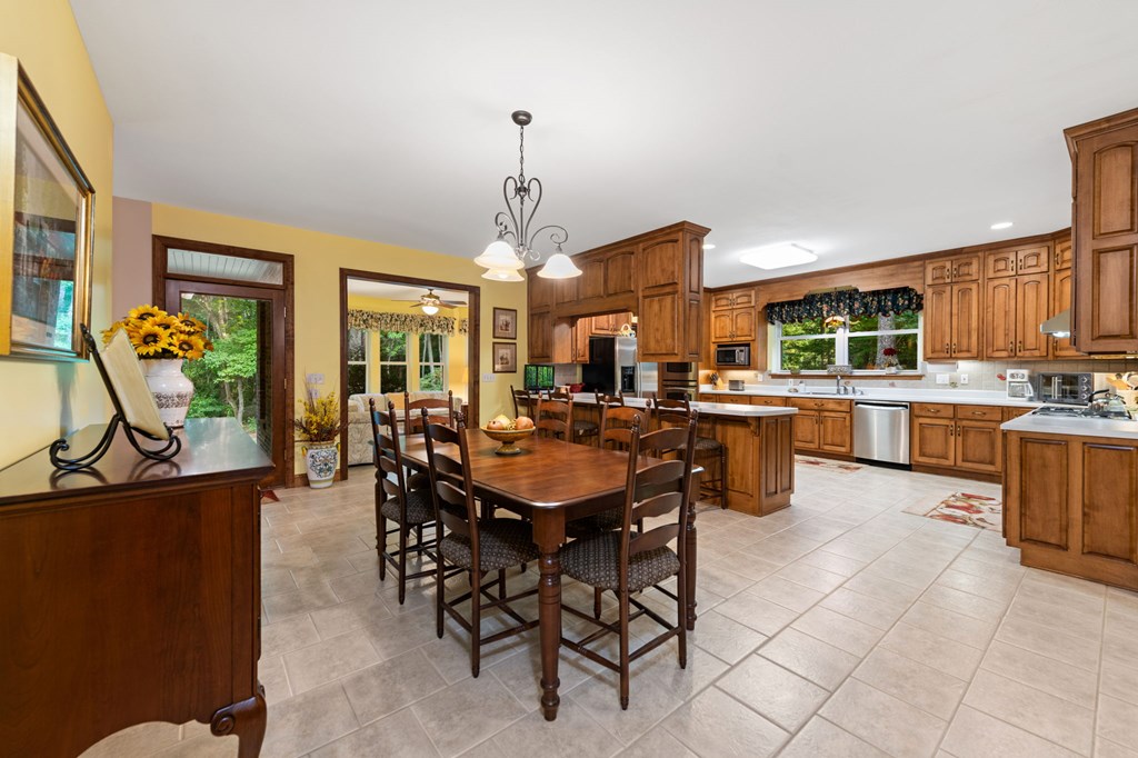 541 Davis Road Blue Ridge, GA 30513 - Photo 20 of 81