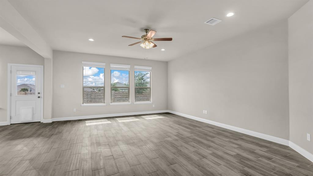 2328 Briscoe Rnch Drive Weatherford, TX 76087 - Photo 8 of 36