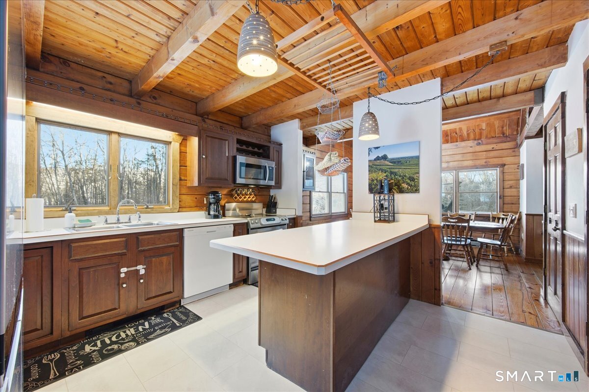 32 Krug Road Preston, CT 06365 - Photo 3 of 40