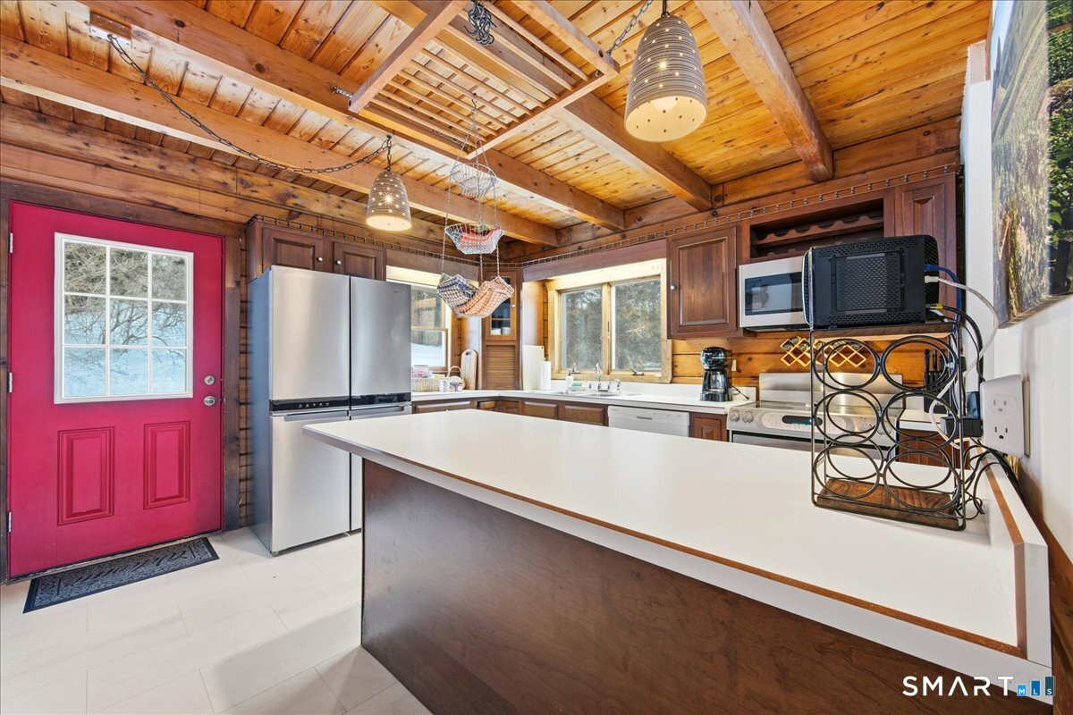 32 Krug Road Preston, CT 06365 - Photo 5 of 40