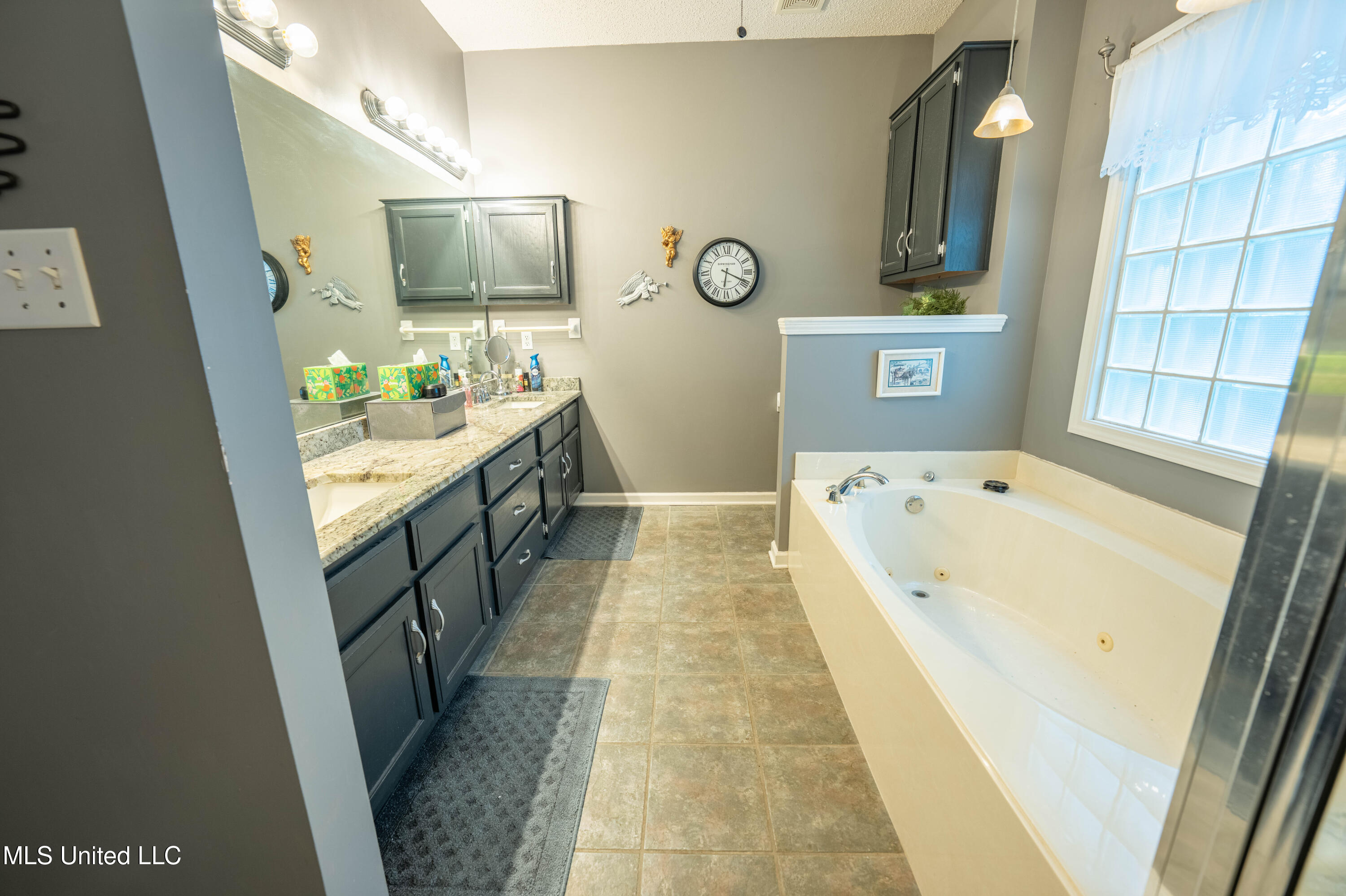 19 Peel Lane Holly Springs, MS 38635 - Photo 15 of 27 Primary Bath