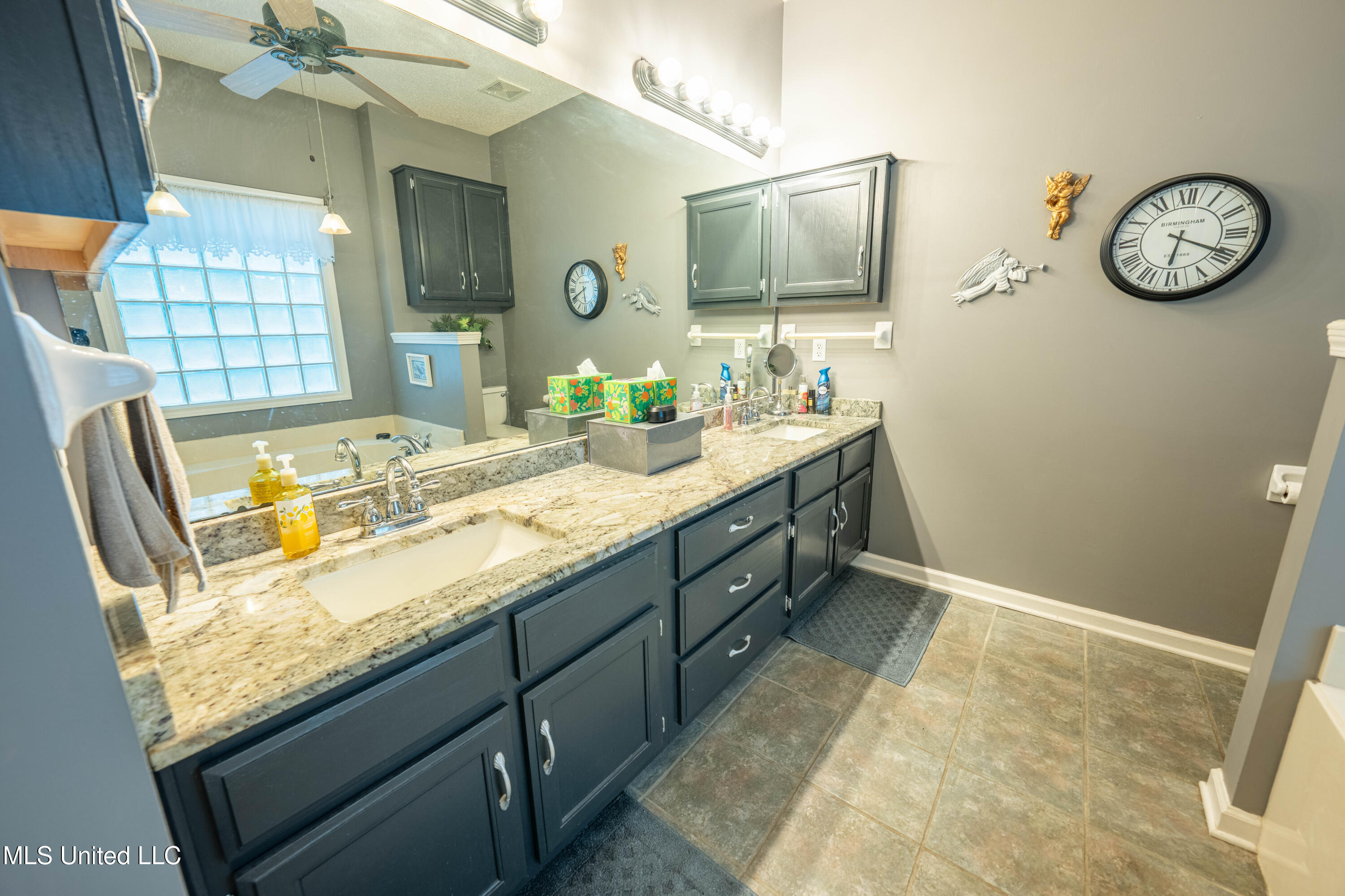 19 Peel Lane Holly Springs, MS 38635 - Photo 16 of 27 Primary Bath