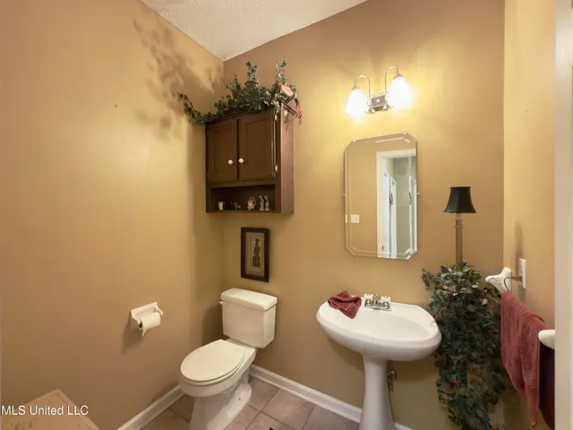 $405,000 | 19 Peel Lane, Holly Springs, MS 38635