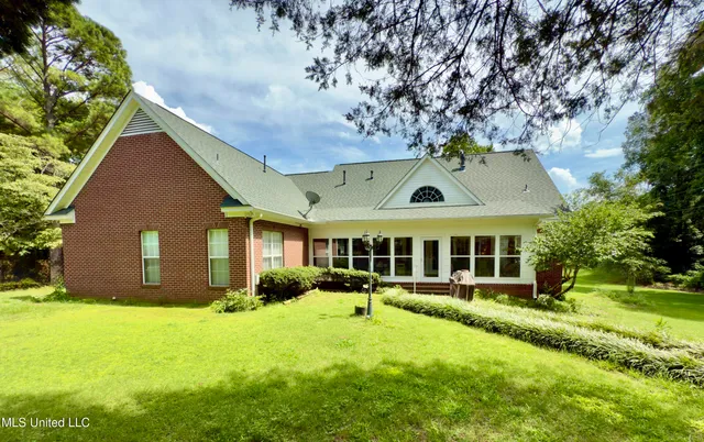 $405,000 | 19 Peel Lane, Holly Springs, MS 38635