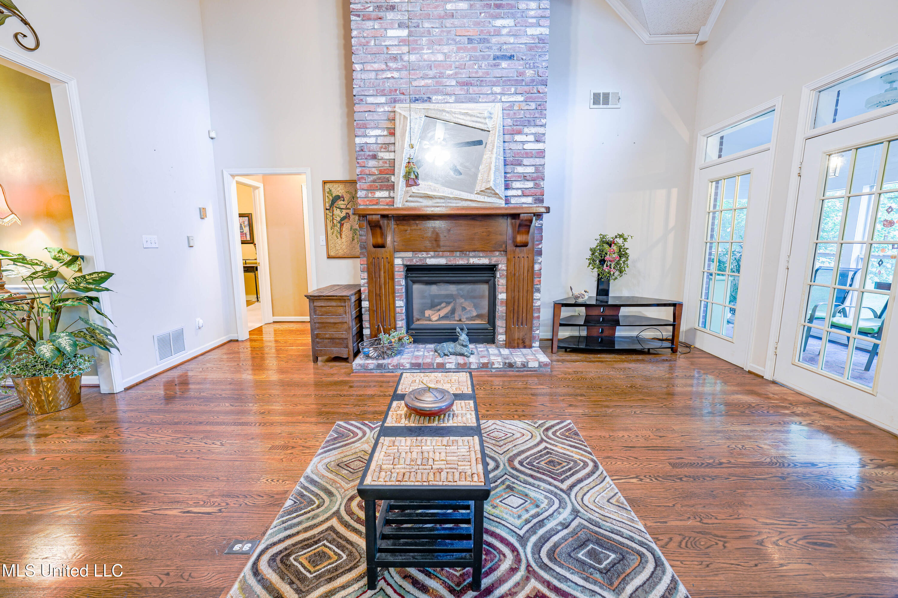 19 Peel Lane Holly Springs, MS 38635 - Photo 9 of 27 Living Room