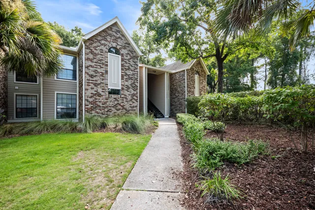 $359,000 | 1866 Montclair Drive, Unit 1866C, Mount Pleasant, SC 29464