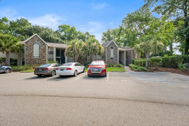 $359,000 | 1866 Montclair Drive, Unit 1866C, Mount Pleasant, SC 29464