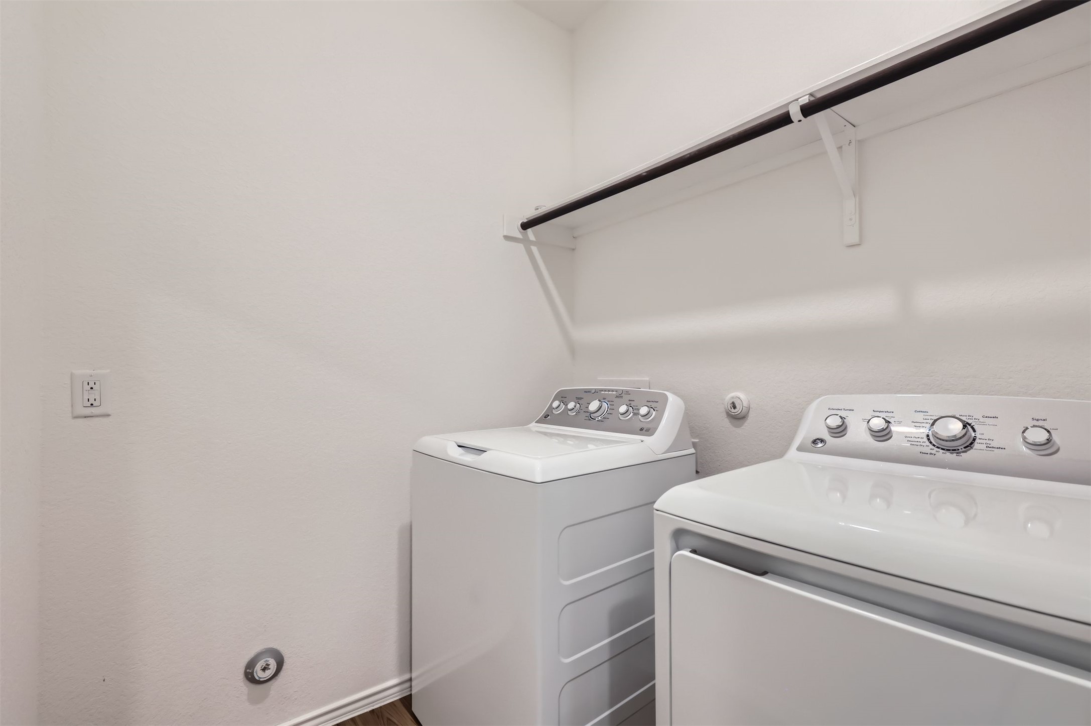 1632 Woolsey Way Leander, TX 78641 - Photo 25 of 29 Washer and Dryer Included