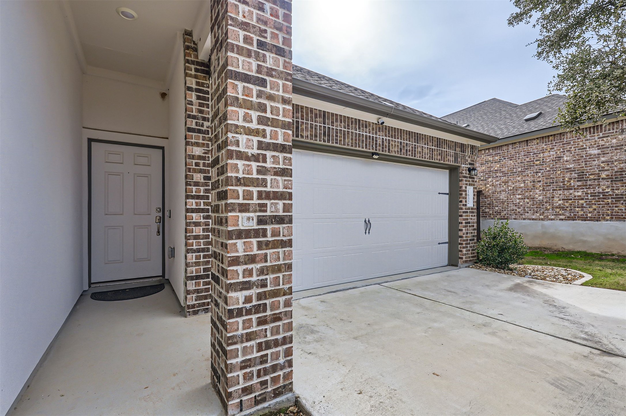 1632 Woolsey Way Leander, TX 78641 - Photo 3 of 29 Security features available.