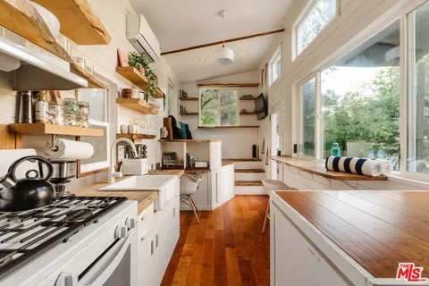 $2,995,000 | 19809 Montau Drive, Topanga, CA 90290