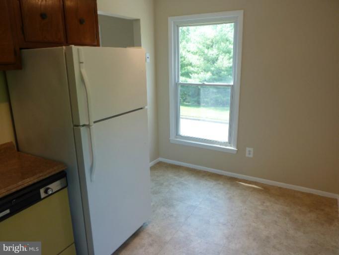 8300 Stillmeadow Road, Unit 1A Baltimore, MD 21236 - Photo 19 of 25 Kitchen