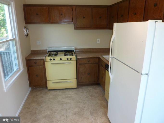8300 Stillmeadow Road, Unit 1A Baltimore, MD 21236 - Photo 23 of 25 Kitchen
