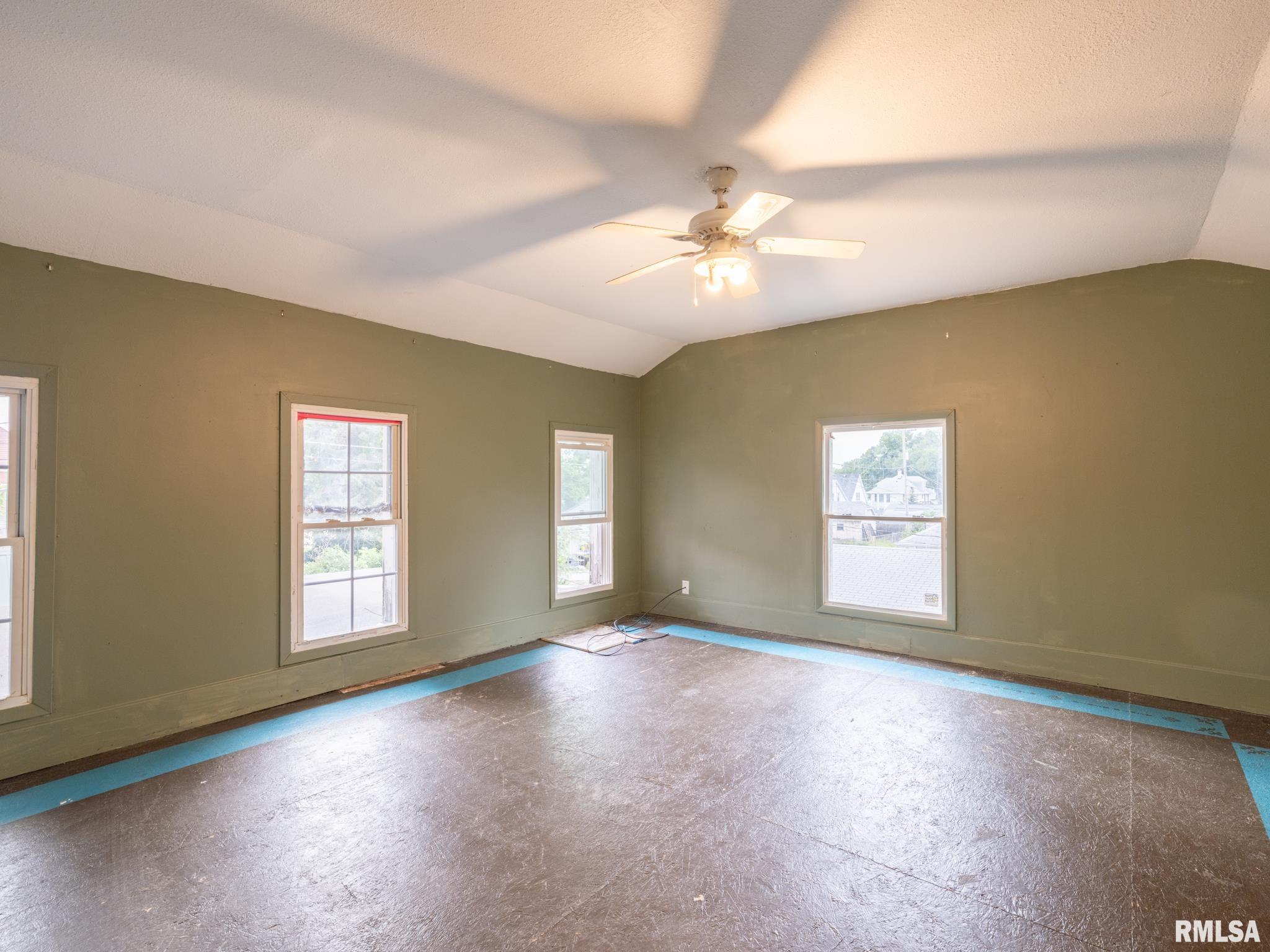 715 North 4th Street Pekin, IL 61554 - Photo 32 of 41