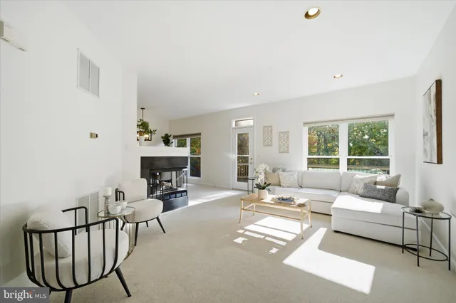 $1,150,000 | 3116 White Daisy Place, Fairfax, VA 22031