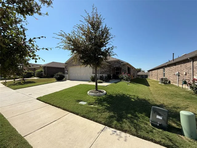 $1,975 | 7640 Parade Drive, Aubrey, TX 76227